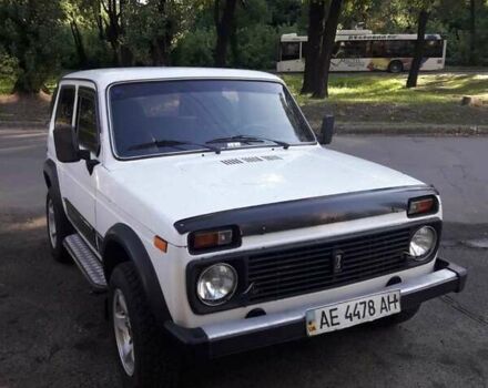 Белый ВАЗ 2121 Нива, объемом двигателя 1.69 л и пробегом 169 тыс. км за 3500 $, фото 1 на Automoto.ua
