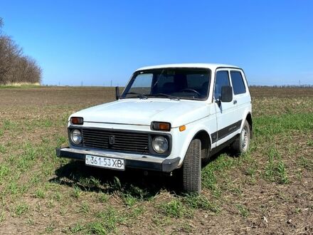 ВАЗ 2121 Нива 2003 в Змиеве на Automoto.ua Белый ВАЗ 2121 Нива, объемом двигателя 1.7 л и пробегом 261 тыс. км за 1550 $, фото 1 на Automoto.ua