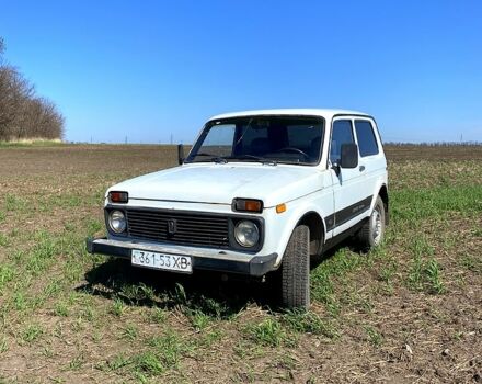 Белый ВАЗ 2121 Нива, объемом двигателя 1.7 л и пробегом 261 тыс. км за 1550 $, фото 1 на Automoto.ua