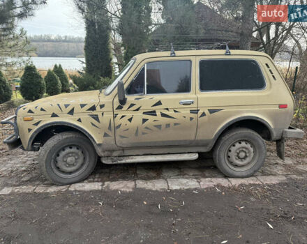 Бежевий ВАЗ 2121 Нива, об'ємом двигуна 1.6 л та пробігом 100 тис. км за 2150 $, фото 1 на Automoto.ua