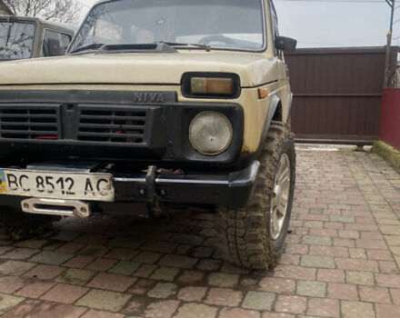Бежевый ВАЗ 2121 Нива, объемом двигателя 1.6 л и пробегом 100 тыс. км за 2500 $, фото 1 на Automoto.ua