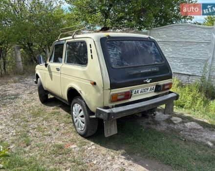 Бежевый ВАЗ 2121 Нива, объемом двигателя 1.58 л и пробегом 147 тыс. км за 1350 $, фото 5 на Automoto.ua