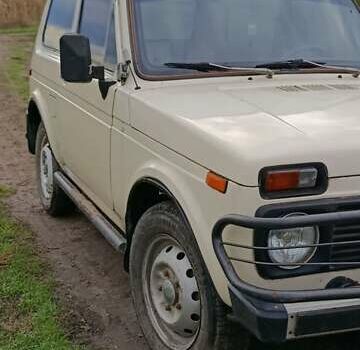 Бежевый ВАЗ 2121 Нива, объемом двигателя 1.6 л и пробегом 50 тыс. км за 2000 $, фото 5 на Automoto.ua