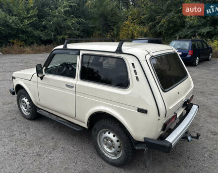 Бежевий ВАЗ 2121 Нива, об'ємом двигуна 1.6 л та пробігом 64 тис. км за 2550 $, фото 5 на Automoto.ua