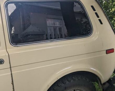 Бежевый ВАЗ 2121 Нива, объемом двигателя 1.59 л и пробегом 102 тыс. км за 3500 $, фото 2 на Automoto.ua