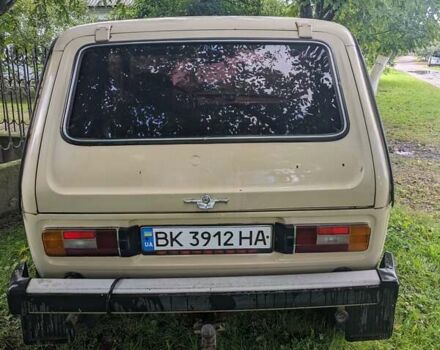 Бежевый ВАЗ 2121 Нива, объемом двигателя 1.59 л и пробегом 102 тыс. км за 3500 $, фото 3 на Automoto.ua