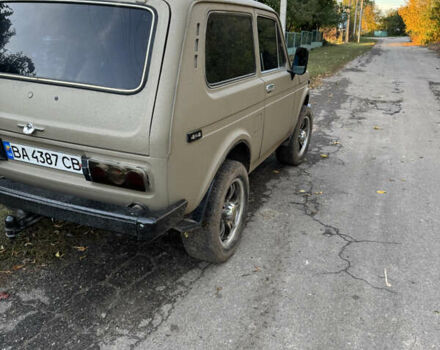 Бежевий ВАЗ 2121 Нива, об'ємом двигуна 1.6 л та пробігом 180 тис. км за 3000 $, фото 3 на Automoto.ua