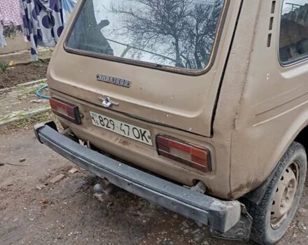 Бежевий ВАЗ 2121 Нива, об'ємом двигуна 1.6 л та пробігом 100 тис. км за 1100 $, фото 6 на Automoto.ua