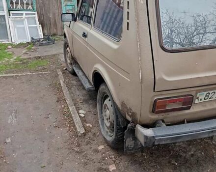 Бежевий ВАЗ 2121 Нива, об'ємом двигуна 1.6 л та пробігом 100 тис. км за 1100 $, фото 8 на Automoto.ua