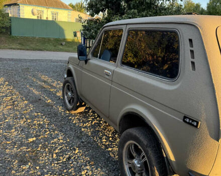 Бежевий ВАЗ 2121 Нива, об'ємом двигуна 1.6 л та пробігом 180 тис. км за 3000 $, фото 6 на Automoto.ua