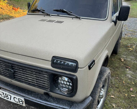 Бежевий ВАЗ 2121 Нива, об'ємом двигуна 1.6 л та пробігом 180 тис. км за 3000 $, фото 1 на Automoto.ua