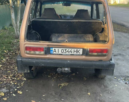 Бежевый ВАЗ 2121 Нива, объемом двигателя 1.6 л и пробегом 100 тыс. км за 2000 $, фото 5 на Automoto.ua