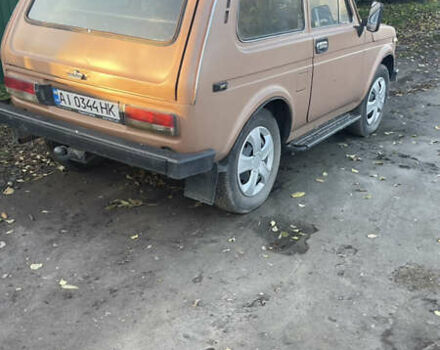 Бежевый ВАЗ 2121 Нива, объемом двигателя 1.6 л и пробегом 100 тыс. км за 2000 $, фото 3 на Automoto.ua