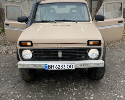 Бежевый ВАЗ 2121 Нива, объемом двигателя 1.57 л и пробегом 300 тыс. км за 1400 $, фото 2 на Automoto.ua