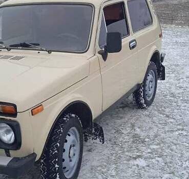 Бежевий ВАЗ 2121 Нива, об'ємом двигуна 1.57 л та пробігом 120 тис. км за 3800 $, фото 4 на Automoto.ua