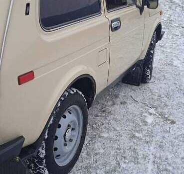 Бежевий ВАЗ 2121 Нива, об'ємом двигуна 1.57 л та пробігом 120 тис. км за 3800 $, фото 9 на Automoto.ua