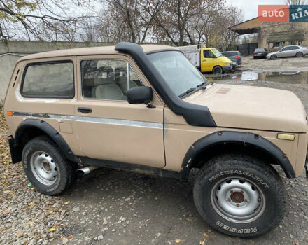 Бежевый ВАЗ 2121 Нива, объемом двигателя 1.57 л и пробегом 300 тыс. км за 1400 $, фото 1 на Automoto.ua