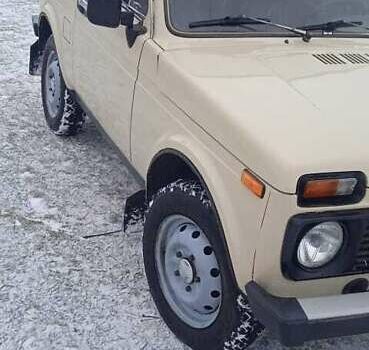 Бежевий ВАЗ 2121 Нива, об'ємом двигуна 1.57 л та пробігом 120 тис. км за 3800 $, фото 1 на Automoto.ua