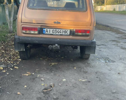 Бежевый ВАЗ 2121 Нива, объемом двигателя 1.6 л и пробегом 100 тыс. км за 2000 $, фото 4 на Automoto.ua