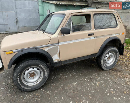 Бежевый ВАЗ 2121 Нива, объемом двигателя 1.57 л и пробегом 300 тыс. км за 1400 $, фото 5 на Automoto.ua