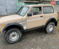 Бежевый ВАЗ 2121 Нива, объемом двигателя 1.57 л и пробегом 300 тыс. км за 1400 $, фото 5 на Automoto.ua