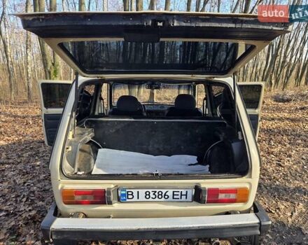 Бежевий ВАЗ 2121 Нива, об'ємом двигуна 1.57 л та пробігом 300 тис. км за 2500 $, фото 19 на Automoto.ua