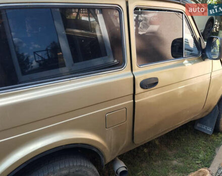 Бежевый ВАЗ 2121 Нива, объемом двигателя 1.6 л и пробегом 150 тыс. км за 2300 $, фото 1 на Automoto.ua