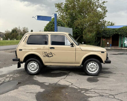 Бежевий ВАЗ 2121 Нива, об'ємом двигуна 1.6 л та пробігом 45 тис. км за 2555 $, фото 3 на Automoto.ua
