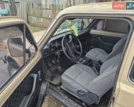 Бежевый ВАЗ 2121 Нива, объемом двигателя 1.57 л и пробегом 150 тыс. км за 2200 $, фото 4 на Automoto.ua