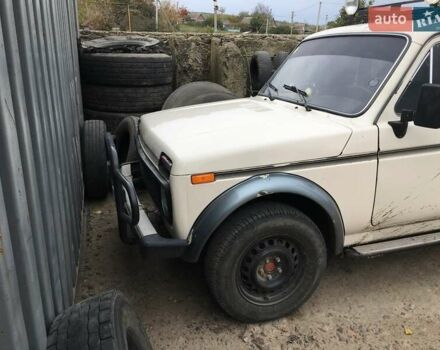 Бежевый ВАЗ 2121 Нива, объемом двигателя 1.6 л и пробегом 350 тыс. км за 2250 $, фото 3 на Automoto.ua