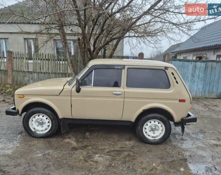 Бежевый ВАЗ 2121 Нива, объемом двигателя 1.57 л и пробегом 150 тыс. км за 2200 $, фото 2 на Automoto.ua