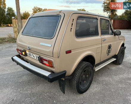 Бежевый ВАЗ 2121 Нива, объемом двигателя 1.7 л и пробегом 180 тыс. км за 1950 $, фото 8 на Automoto.ua