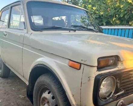 Бежевий ВАЗ 2121 Нива, об'ємом двигуна 1.6 л та пробігом 180 тис. км за 900 $, фото 2 на Automoto.ua