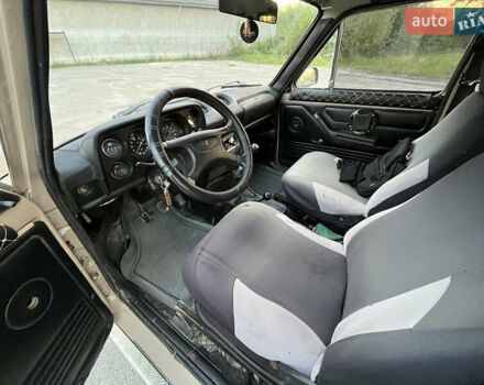 Бежевый ВАЗ 2121 Нива, объемом двигателя 1.7 л и пробегом 180 тыс. км за 1950 $, фото 13 на Automoto.ua