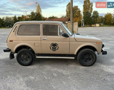 Бежевый ВАЗ 2121 Нива, объемом двигателя 1.7 л и пробегом 180 тыс. км за 1950 $, фото 9 на Automoto.ua