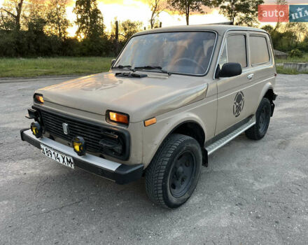 Бежевый ВАЗ 2121 Нива, объемом двигателя 1.7 л и пробегом 180 тыс. км за 1950 $, фото 4 на Automoto.ua