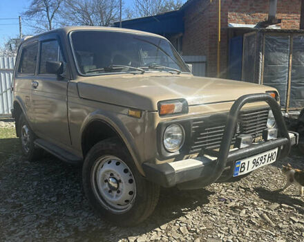 Бежевый ВАЗ 2121 Нива, объемом двигателя 1.7 л и пробегом 150 тыс. км за 2800 $, фото 1 на Automoto.ua