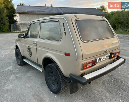 Бежевый ВАЗ 2121 Нива, объемом двигателя 1.7 л и пробегом 180 тыс. км за 1950 $, фото 6 на Automoto.ua