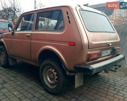 Бежевый ВАЗ 2121 Нива, объемом двигателя 1.57 л и пробегом 100 тыс. км за 2800 $, фото 2 на Automoto.ua