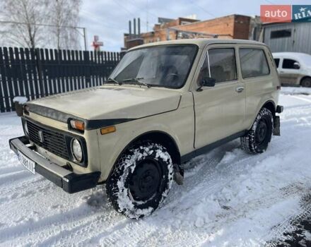 Бежевый ВАЗ 2121 Нива, объемом двигателя 1.6 л и пробегом 250 тыс. км за 1300 $, фото 1 на Automoto.ua