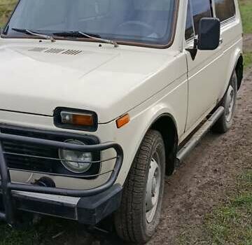 Бежевый ВАЗ 2121 Нива, объемом двигателя 1.6 л и пробегом 50 тыс. км за 2000 $, фото 1 на Automoto.ua
