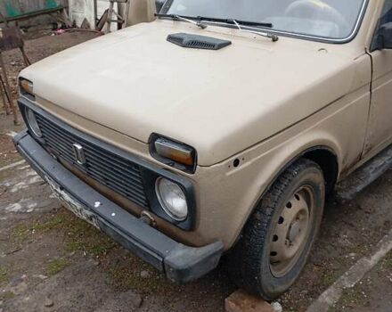 Бежевий ВАЗ 2121 Нива, об'ємом двигуна 1.6 л та пробігом 100 тис. км за 1100 $, фото 1 на Automoto.ua