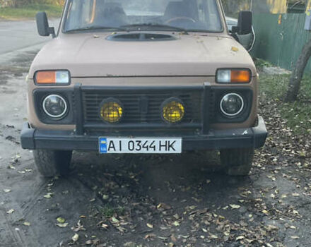 Бежевый ВАЗ 2121 Нива, объемом двигателя 1.6 л и пробегом 100 тыс. км за 2000 $, фото 1 на Automoto.ua