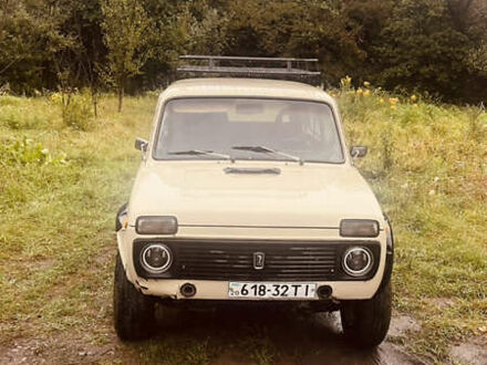 ВАЗ 2121 Нива 1987 у Чернівцях на Automoto.ua Бежевий ВАЗ 2121 Нива, об'ємом двигуна 1.6 л та пробігом 100 тис. км за 2900 $, фото 1 на Automoto.ua