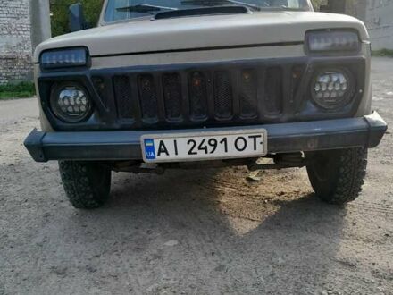 ВАЗ 2121 Нива 1989 в Чернигове на Automoto.ua Бежевый ВАЗ 2121 Нива, объемом двигателя 1.57 л и пробегом 199 тыс. км за 1000 $, фото 1 на Automoto.ua