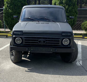 Черный ВАЗ 2121 Нива, объемом двигателя 1.6 л и пробегом 58 тыс. км за 4000 $, фото 6 на Automoto.ua