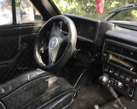 Черный ВАЗ 2121 Нива, объемом двигателя 1.6 л и пробегом 200 тыс. км за 2800 $, фото 4 на Automoto.ua