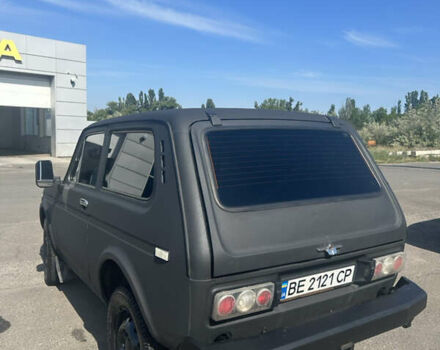 Черный ВАЗ 2121 Нива, объемом двигателя 1.6 л и пробегом 150 тыс. км за 2999 $, фото 5 на Automoto.ua