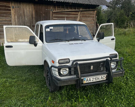 Чорний ВАЗ 2121 Нива, об'ємом двигуна 0.15 л та пробігом 200 тис. км за 2100 $, фото 1 на Automoto.ua