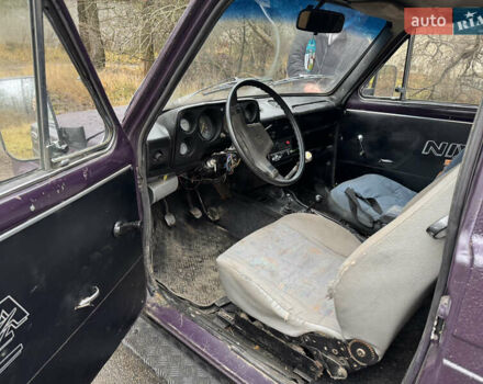 Фиолетовый ВАЗ 2121 Нива, объемом двигателя 1.6 л и пробегом 300 тыс. км за 1650 $, фото 10 на Automoto.ua